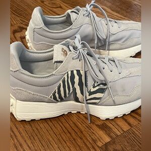 Women’s New Balance 327 Zebra - Sz 9.5